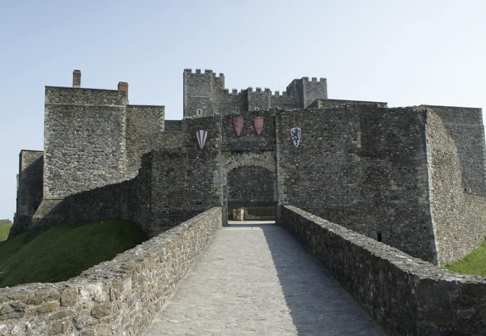 Dover Castle rebuilt by William the Conqueror 