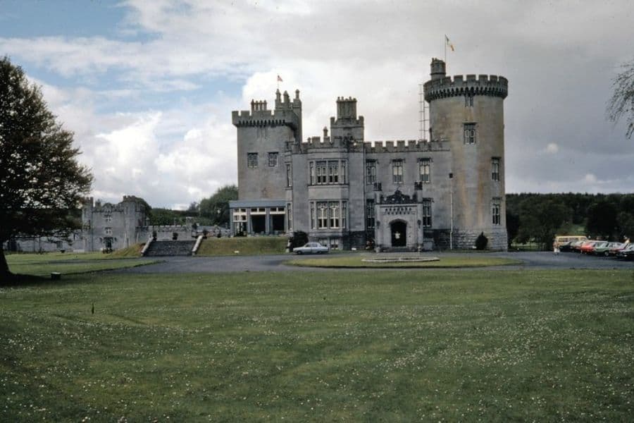 Dromoland Castle's history and travel information by castletourist.com